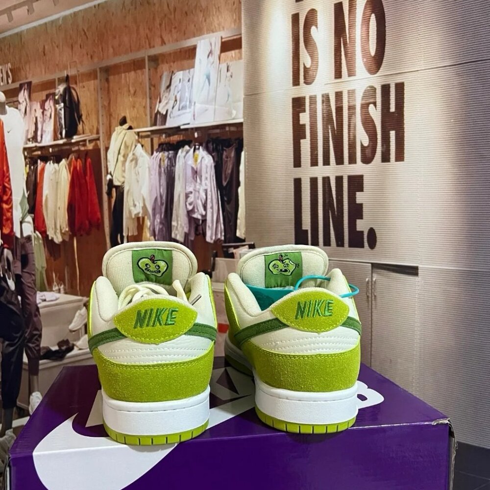 Nike SB Dunk Low “Green Ale” DM0807-300 - Picture 7 of 11